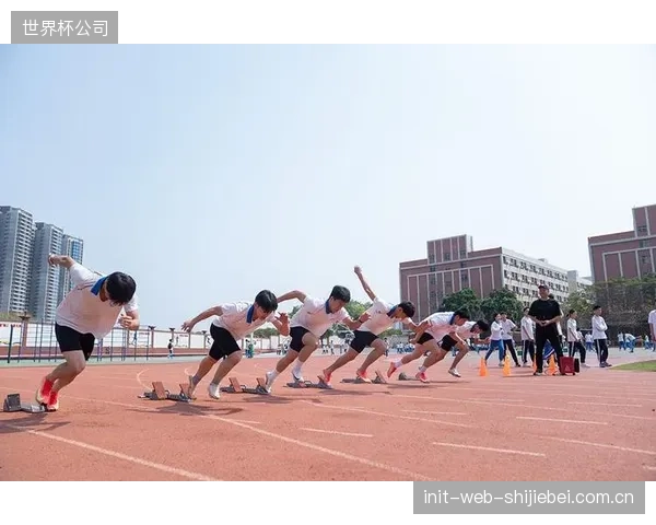 某校部署智慧跑道后，学生体质达标率在一年内从75%跃升至92%